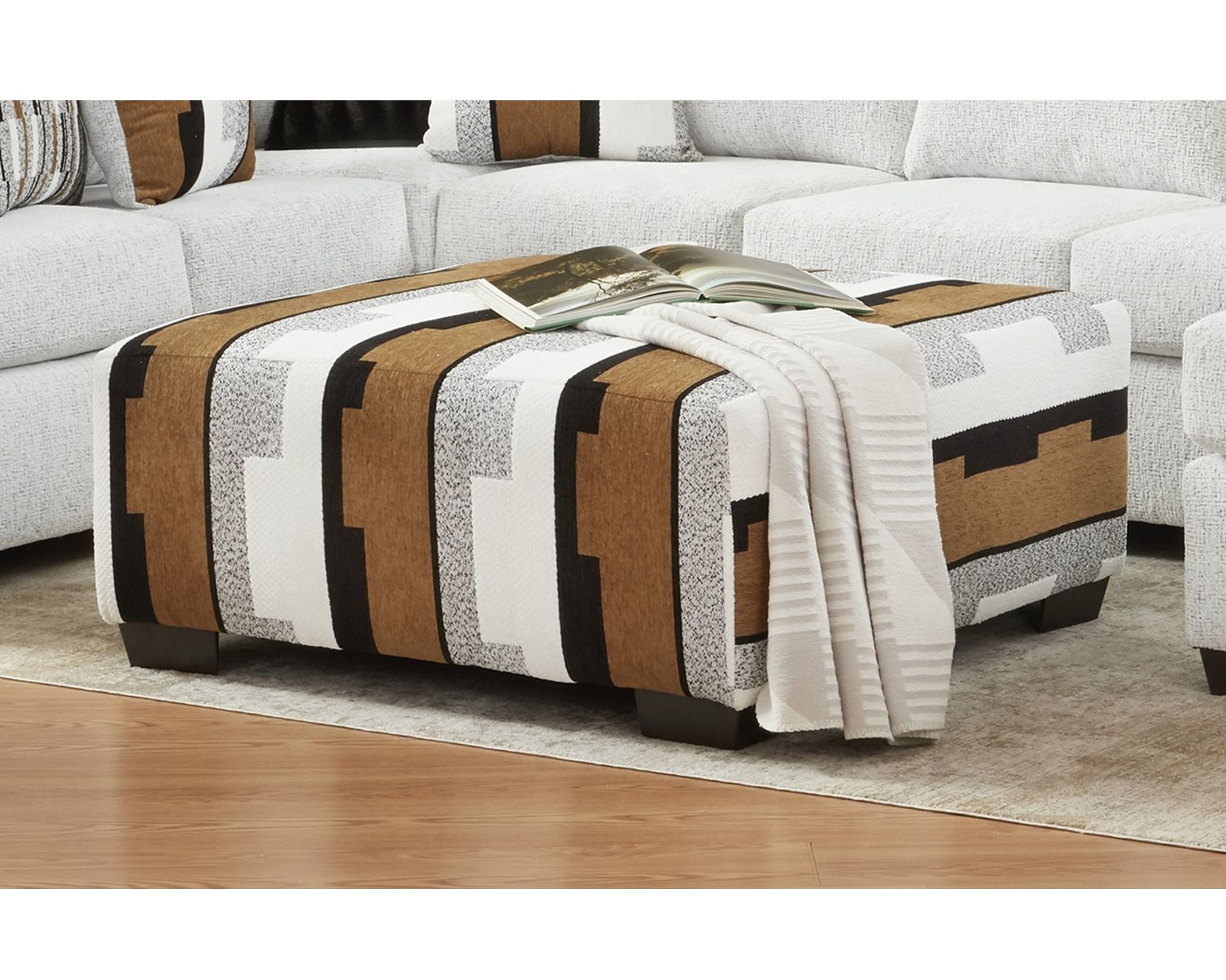 (image for) 9905 Sphinx Ottoman