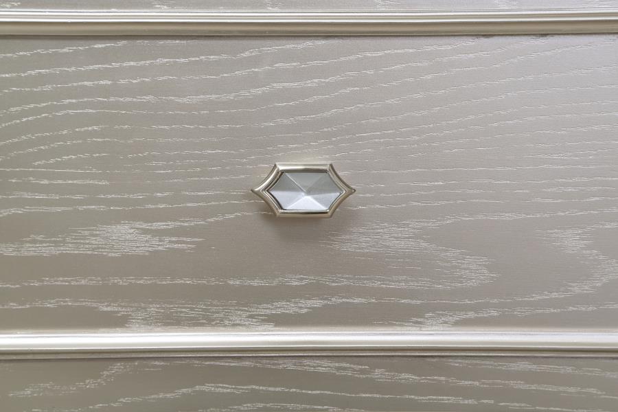 Evangeline 4-drawer Vanity Desk Makeup Table Silver Oak