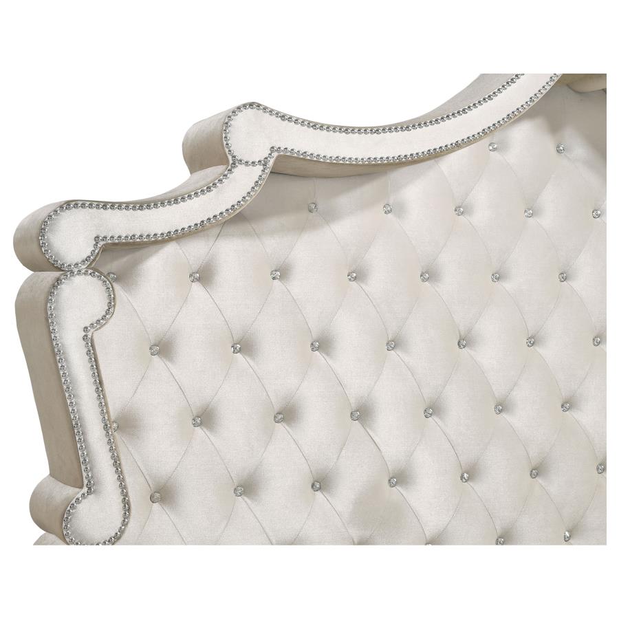 Antonella 4-piece Eastern King Bedroom Set Ivory 